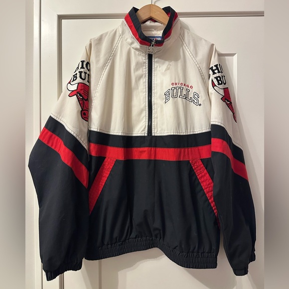 STARTER Other - vintage 90s Chicago Bulls Starter half-zip pullover windbreaker jacket.